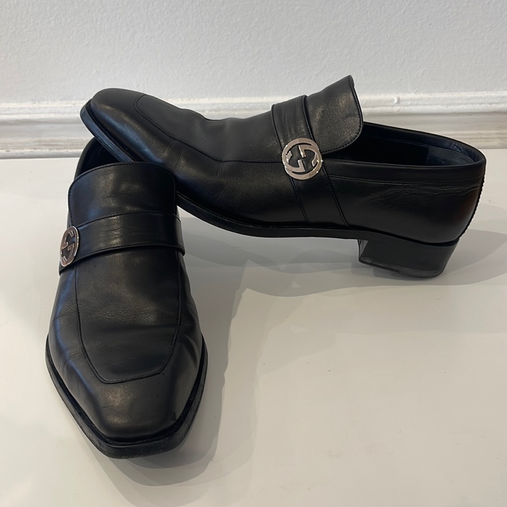 Gucci dress shoe no box 8 1/2 worn a few times mild scuffs.